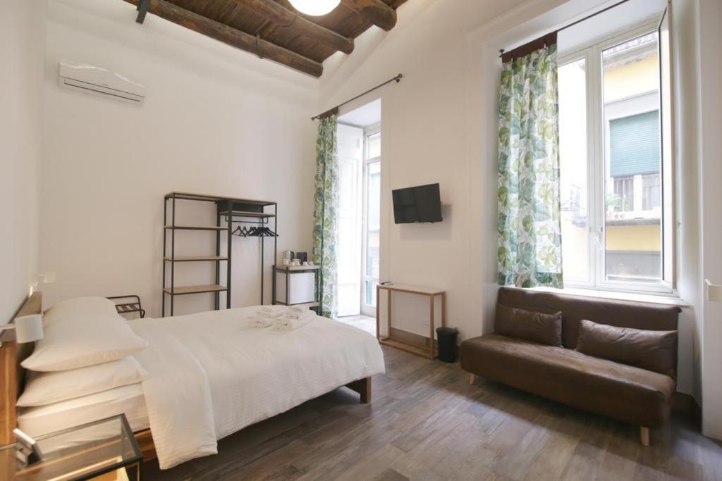 Antica Residenza Fusco Hotel เนเปิลส์ ภายนอก รูปภาพ