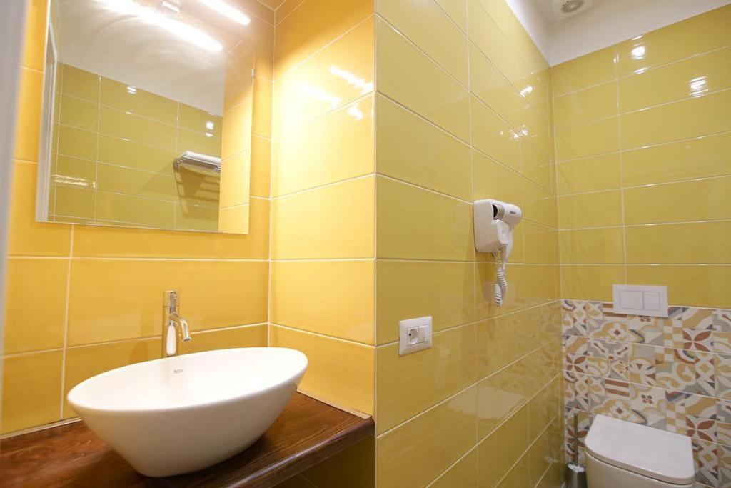Antica Residenza Fusco Hotel เนเปิลส์ ภายนอก รูปภาพ
