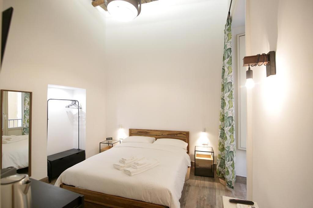 Antica Residenza Fusco Hotel เนเปิลส์ ภายนอก รูปภาพ